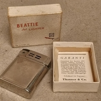 sølvfarvet gammel klassisk lighter beattie jet lighter i original papæske genbrug